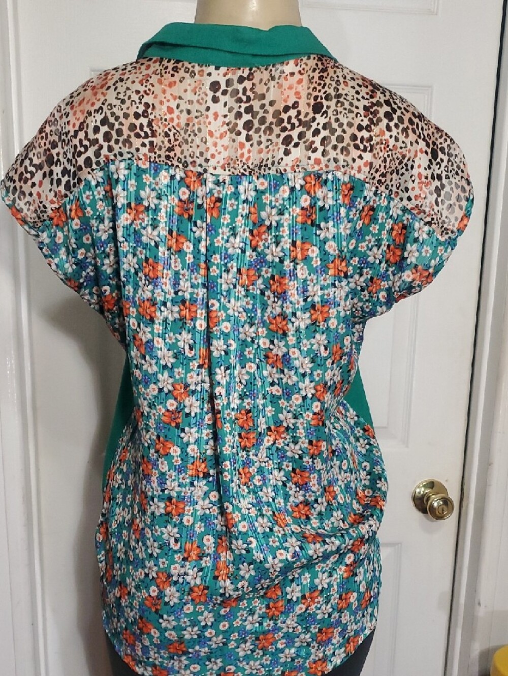 Umgee Teal Button-Front Short Sleeve Blouse with Metalic.Printed Trim. - Picture 4 of 6